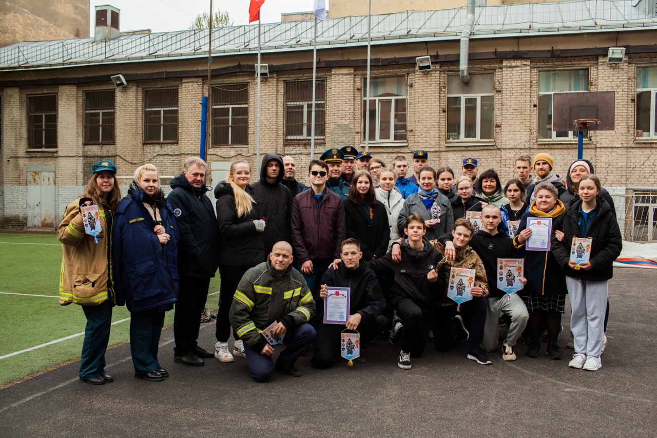 Школа 18 спб центральный. Школа 122 Санкт-Петербург. Школа 122 центрального района СПБ. 455 Школа СПБ. Пожарно-спасательный спорт.